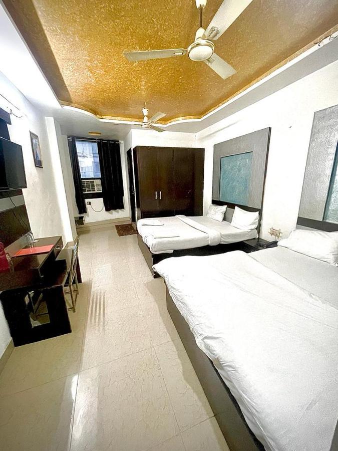 Premium Boston Rooms Family Hotel Agra  Buitenkant foto