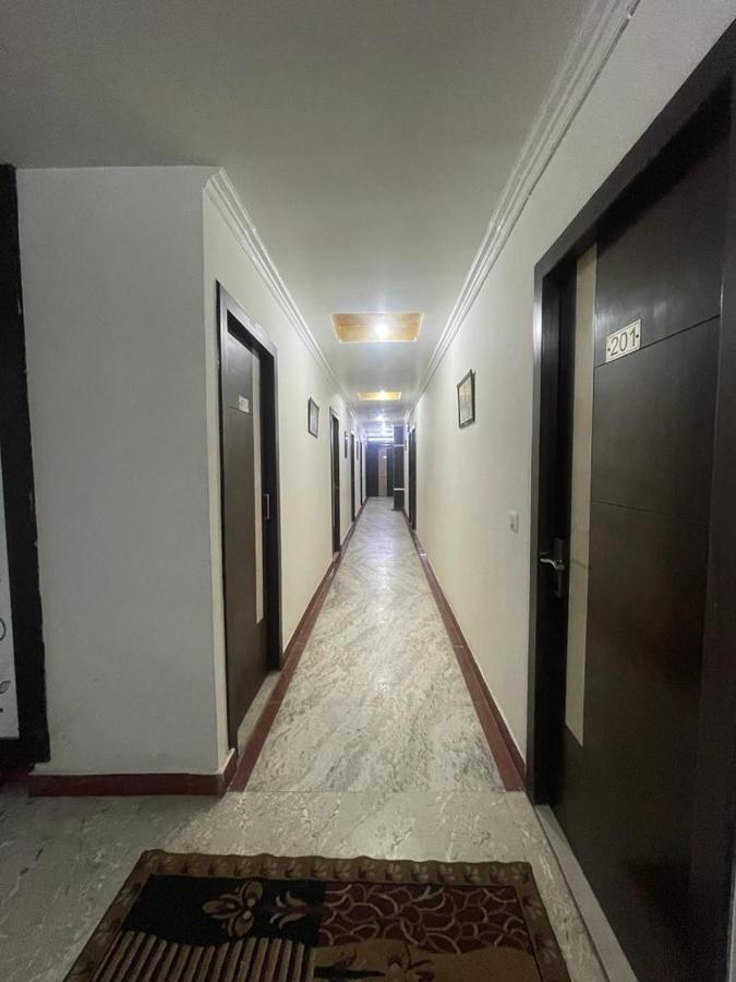 Premium Boston Rooms Family Hotel Agra  Buitenkant foto