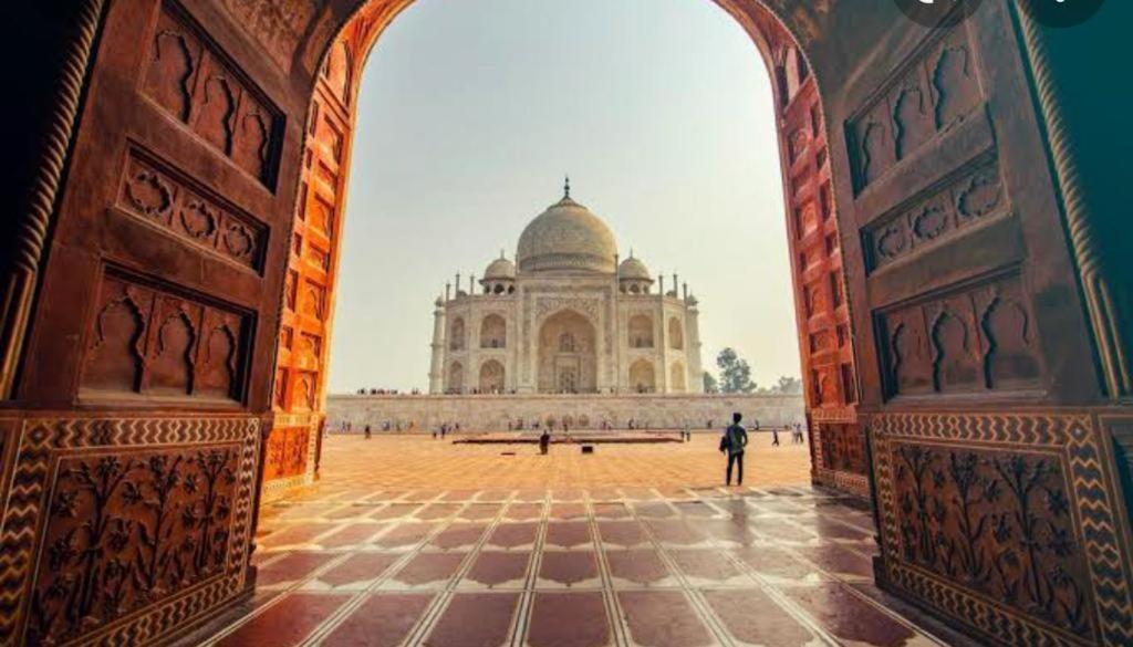 Premium Boston Rooms Family Hotel Agra  Buitenkant foto